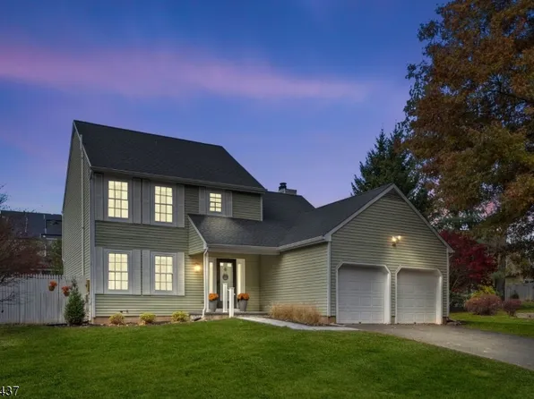 108 Arapaho Trl, Branchburg Twp., NJ 08876