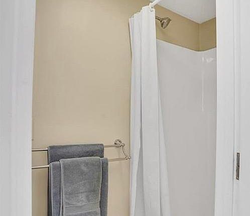 4th image of 173 Fig Tree Ln Unit 3