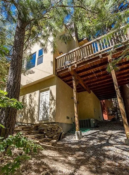 3 bed, 1200 sqft, $2,500 — Photo 3
