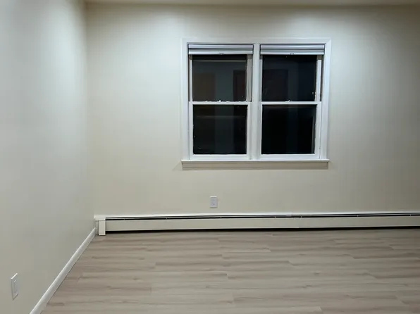 576 Avenue East image 3 of 14