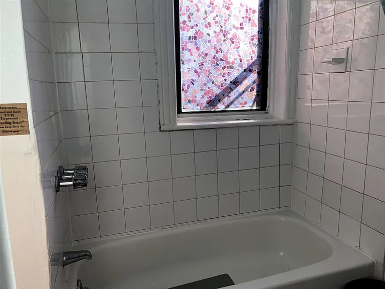 319 8th St #1R — Photo 9