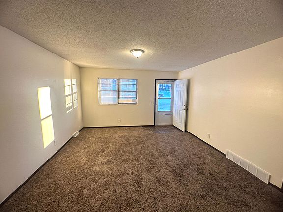 4th image of 3029 Cambridge St #3031