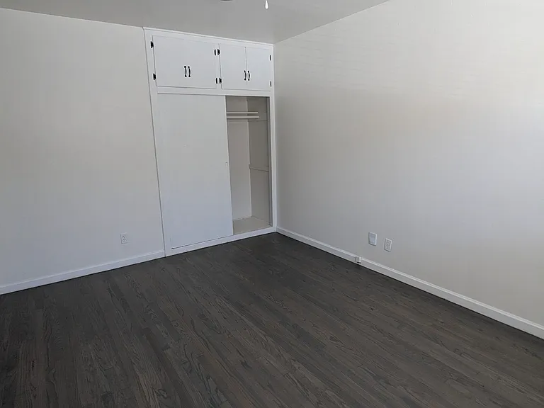 9236 California Ave — Photo 6