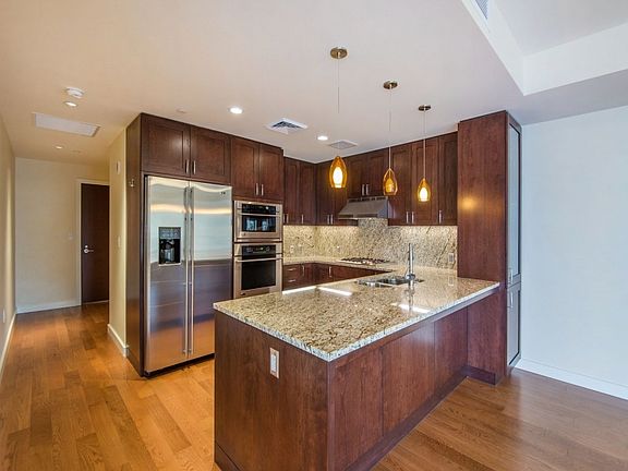 5th image of 55 W Southtemple St #301