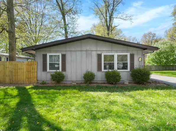 914 S 19th St, Chesterton, IN 46304