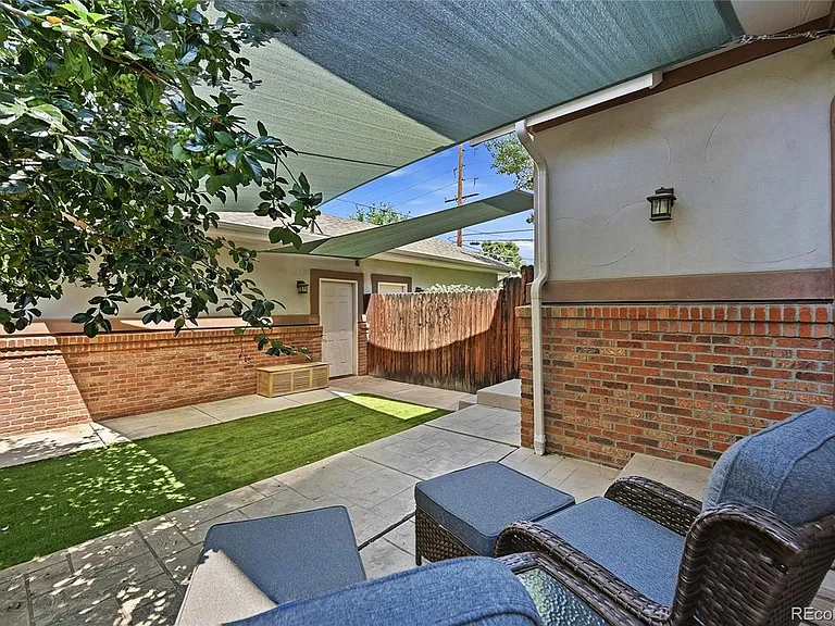 803 S Clarkson St — Photo 33