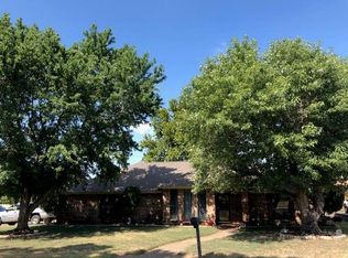 1101 Stonelake Dr, Cleburne, TX 76033