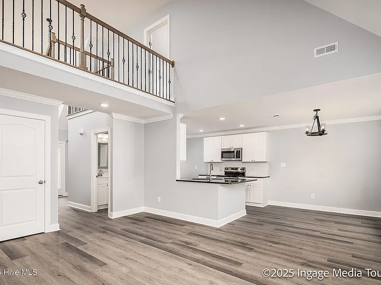 1200 Hunley Ct — Photo 5