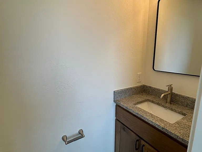 203 Amusement Ave — Photo 4