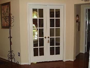 5th image of 1409 Greenbriar Dr