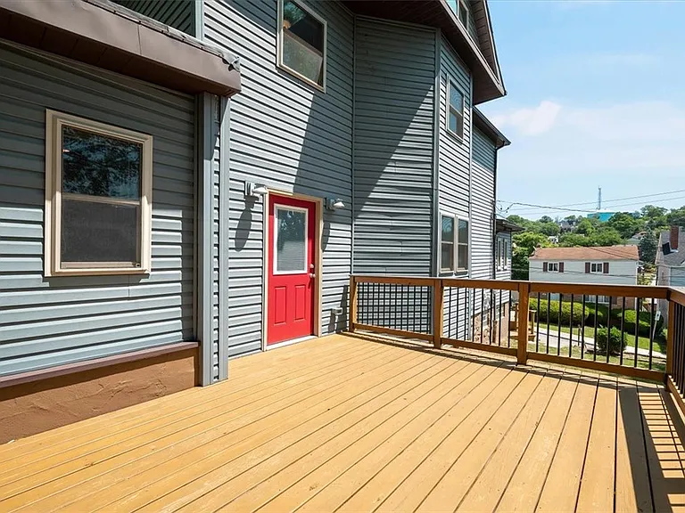 38 Pasadena St — Photo 1