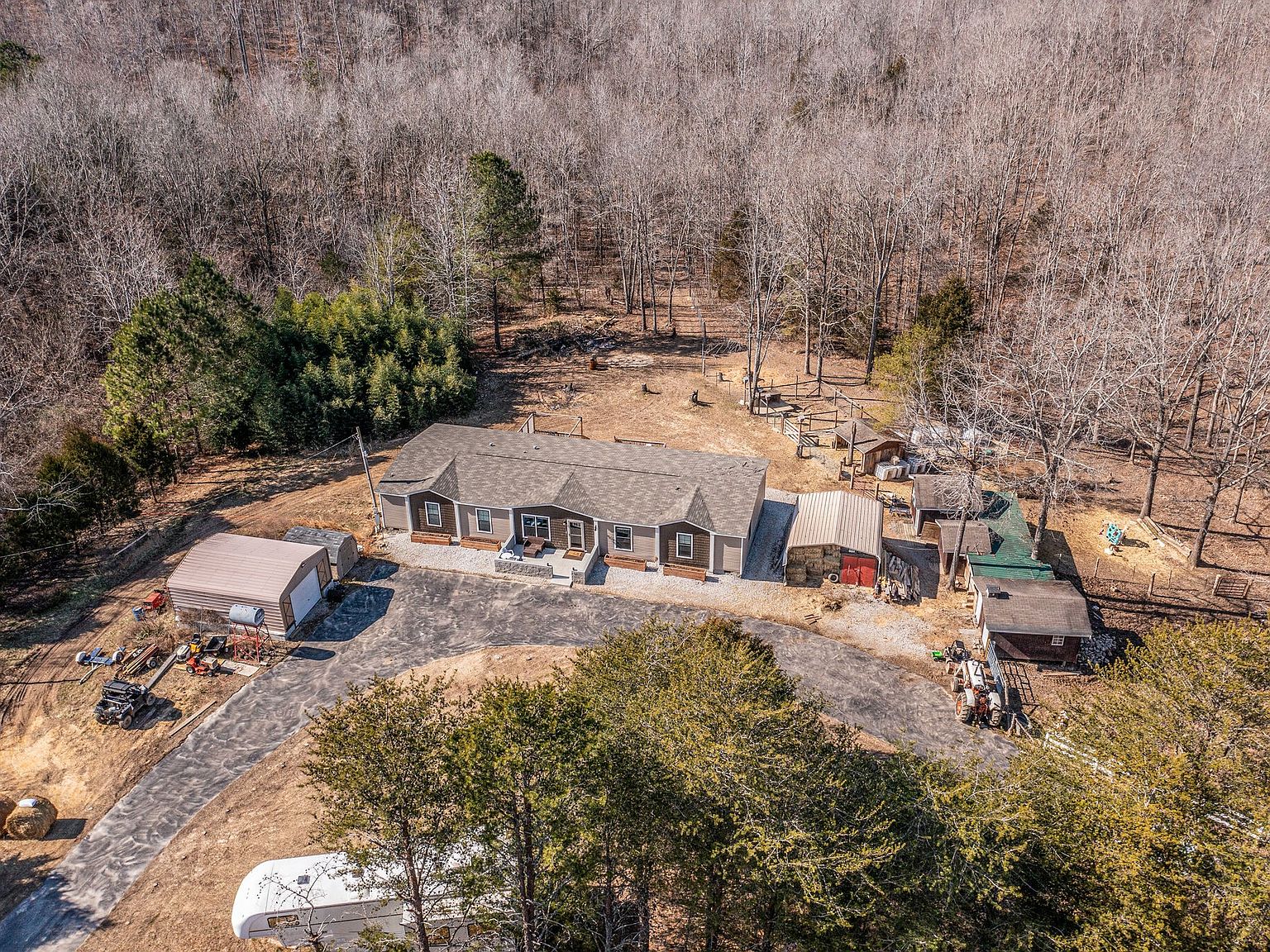 2000 Clay Tomlinson Rd, Erin, TN 37061 Zillow