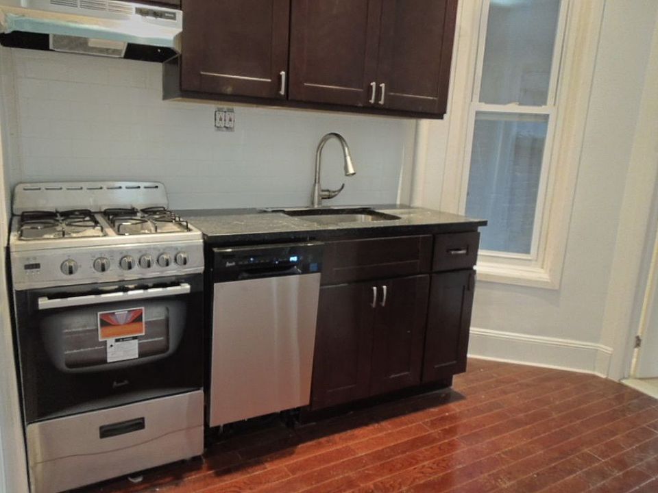 1st image of 732 Washington Ave APT 2D