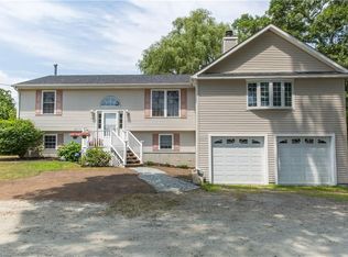 216 Nausauket Rd, Warwick, RI 02886