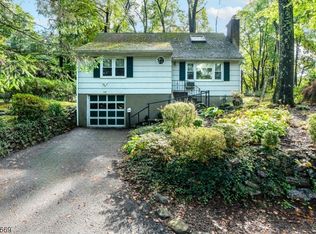 39 Lakeside Trl, Kinnelon, NJ 07405
