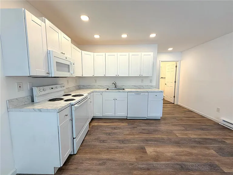 811 Itaska St #1 — Photo 6