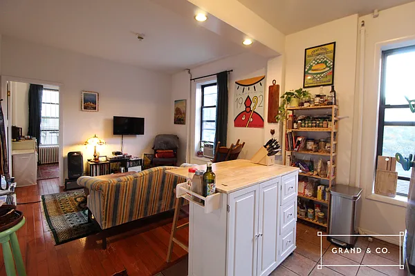 Rented by Grand & Co. | media 8