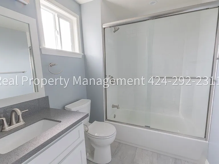 1352 E 23rd Street — Photo 27