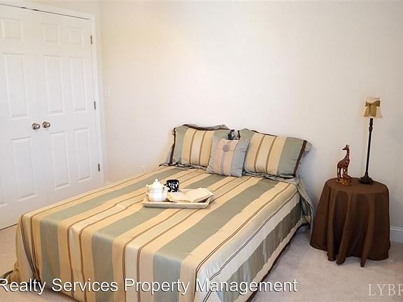 5th image of 623 Wyndhurst Dr Unit 207