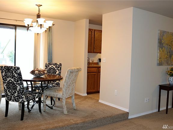 Formal dining area w/ plenty of natural lighting!