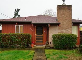 1464 Hillcourt St, Medford, OR 97504