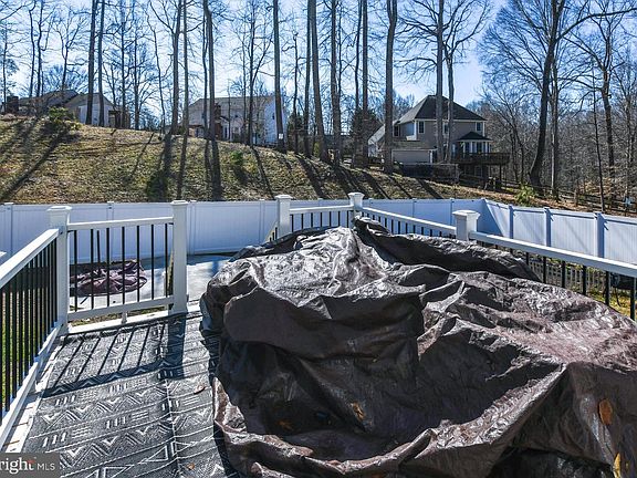 5th image of 1084 Merry Elm Ln
