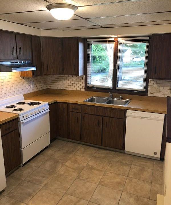 1st image of 4544 Governors Dr APT 1