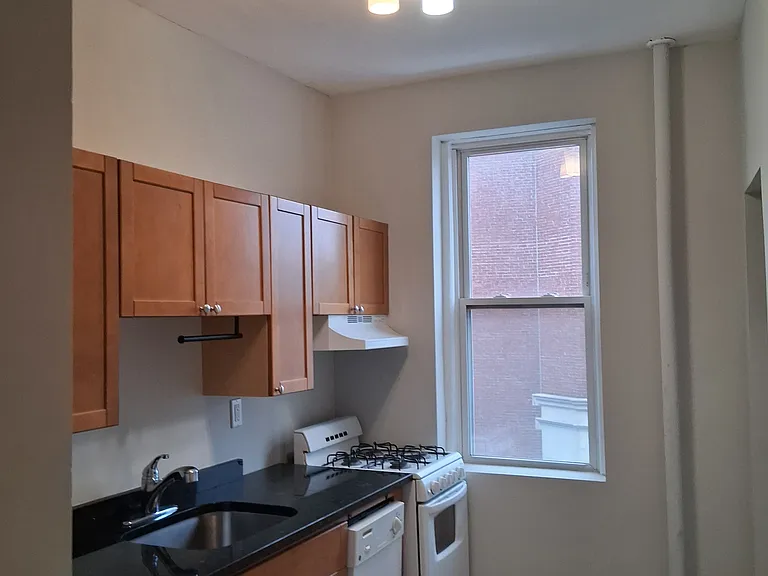 1185 Commonwealth Ave #7 — Photo 7
