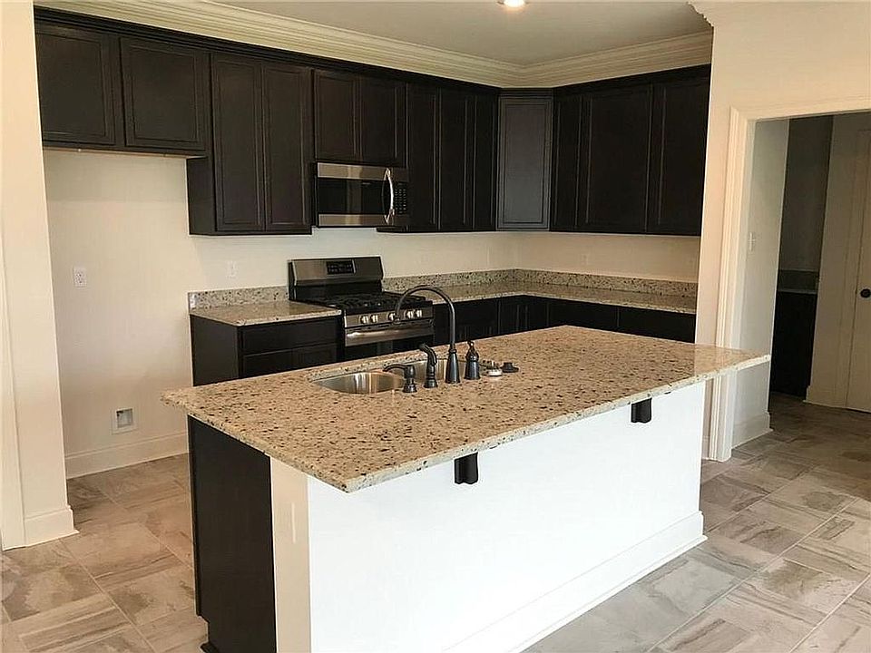 2nd image of 1060 Burgess Dr