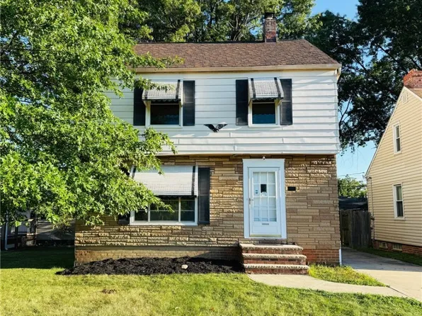 2922 Commonwealth Dr, Parma, OH 44134