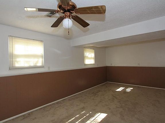 3rd image of 9617 Yorkridge Ct