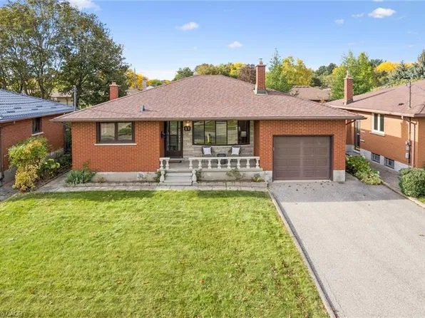 27 Palermo Cres, Guelph, ON N1E 2J8