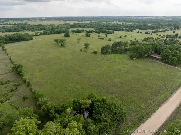 379083 E 1070th Rd, Okemah, OK 74859