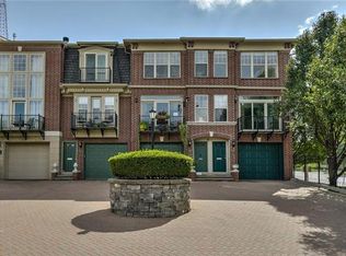2942 Walnut St, Kansas City, MO 64108