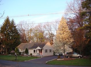 12 Farmhaven Ave, Edison, NJ 08820