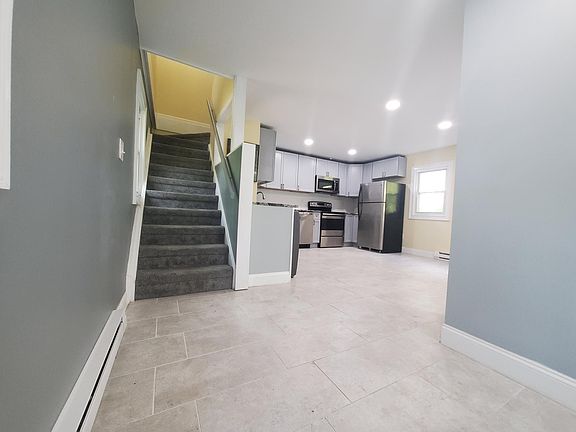 2nd image of 324 Fair St #B