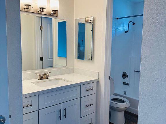 5th image of 560 Copper Dr APT 18