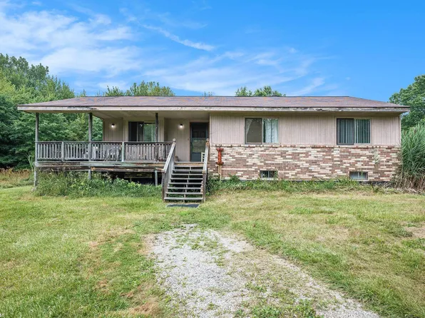 7758 Puttygut Rd, Casco, MI 48064