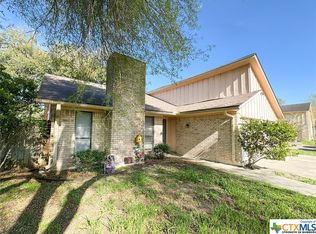 907 Taos Dr, Victoria, TX 77904
