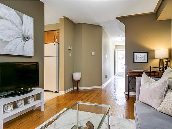 3rd image of 1425 Abbeywood Dr #18
