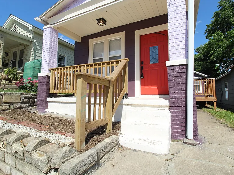415 N Thompson St — Photo 2