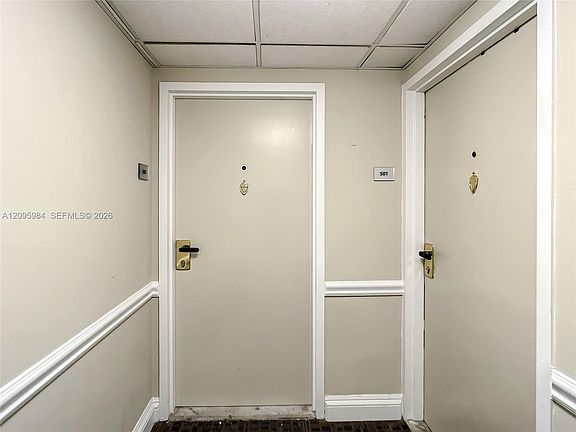 4th image of 555 NE 15th St APT 502