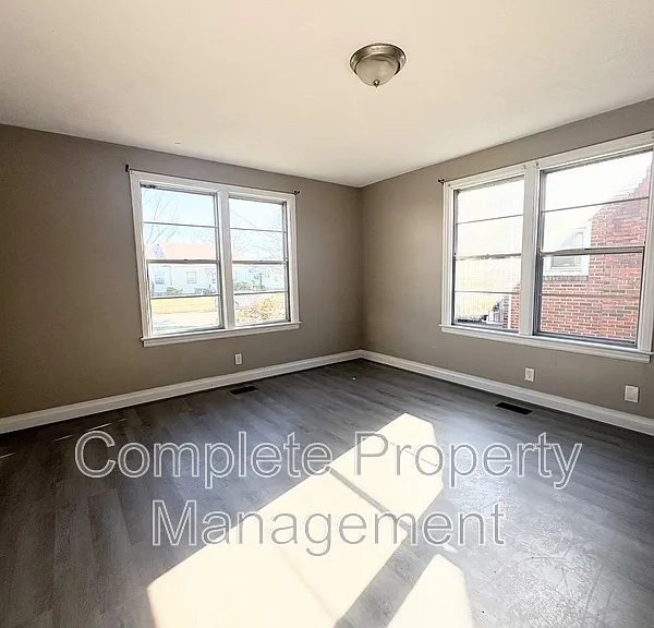3212 Avenue G — Photo 5