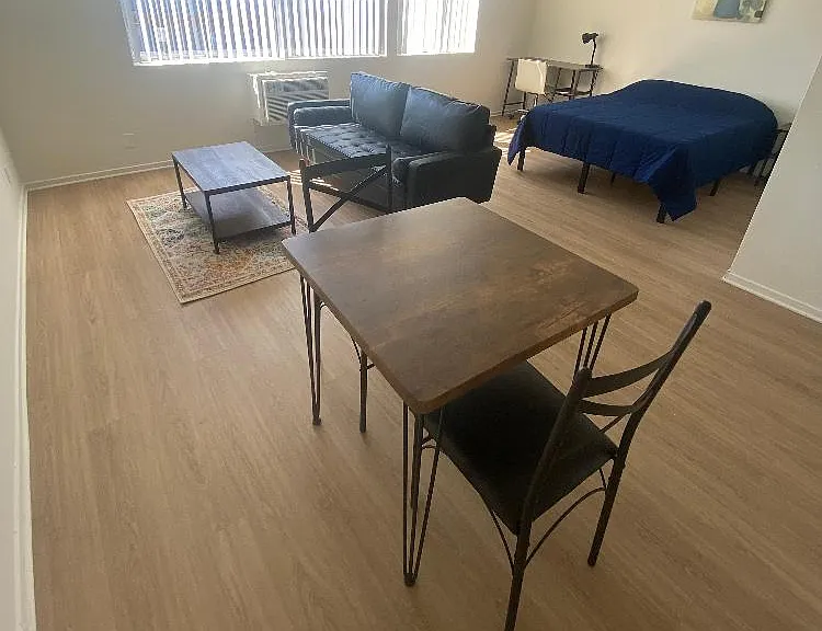 Mardigras Apartments — Photo 5