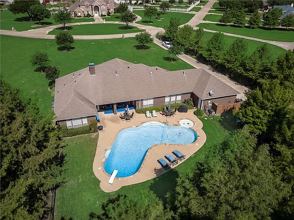 5th image of 10696 Live Oak Dr