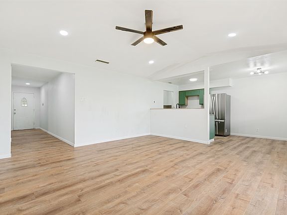 5th image of 2654 Arlington Ln