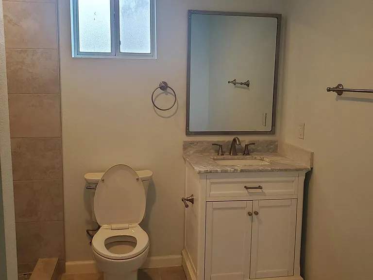 521 N Alameda Blvd — Photo 8