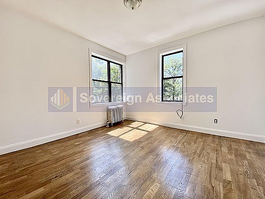 4th image of 165 Pinehurst Ave #1G1