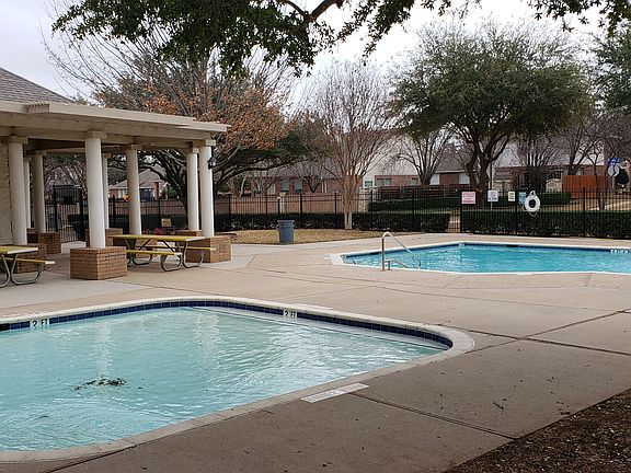Community pool 