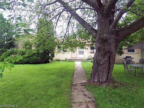 4th image of 3892 & 3896 Klein Ave